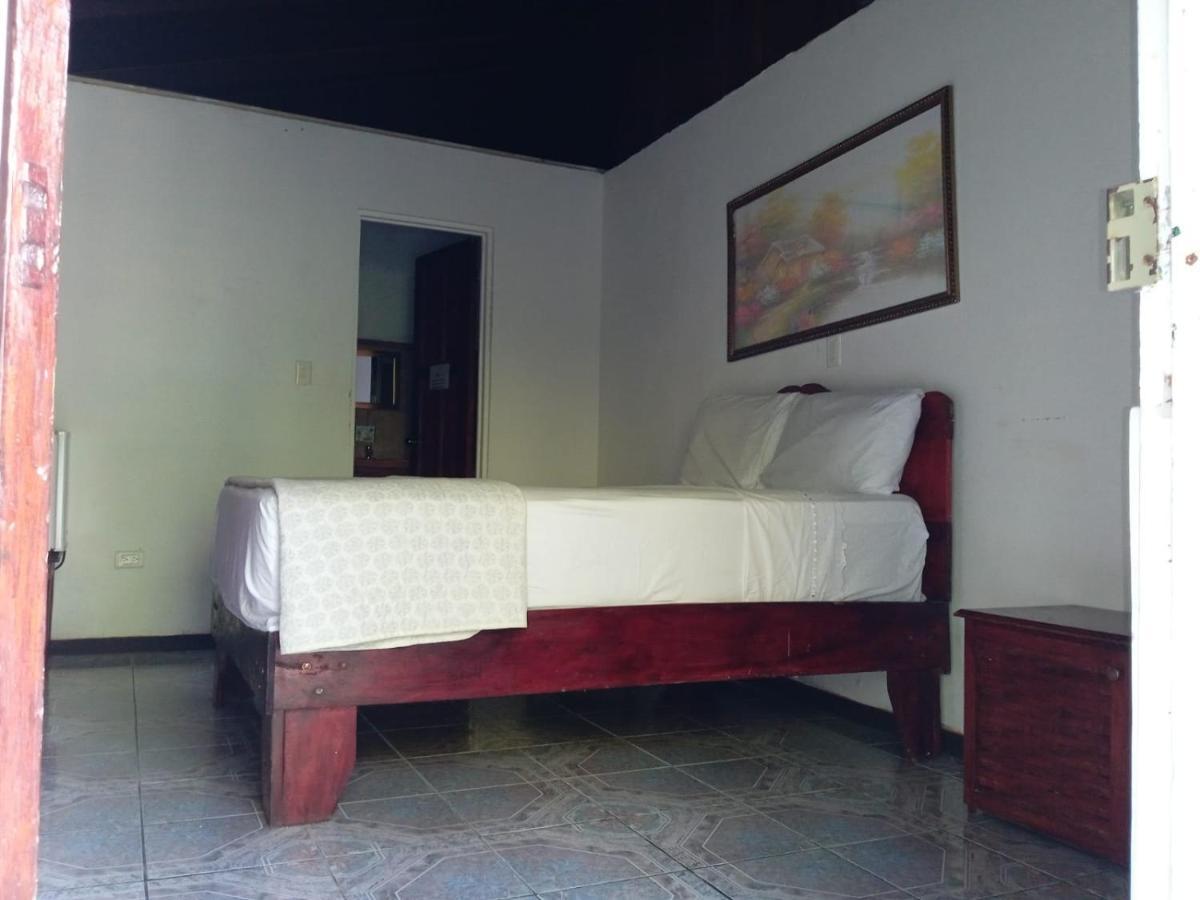 Hostel Manuel Antonio Park Jungle Екстериор снимка